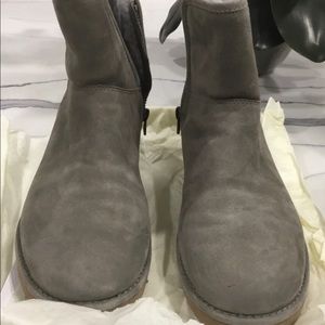 UGG Abree Womens Suede